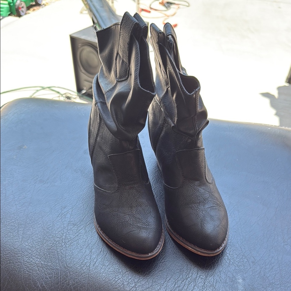 Charles Albert Black Ankle Booties with Stacked Heel